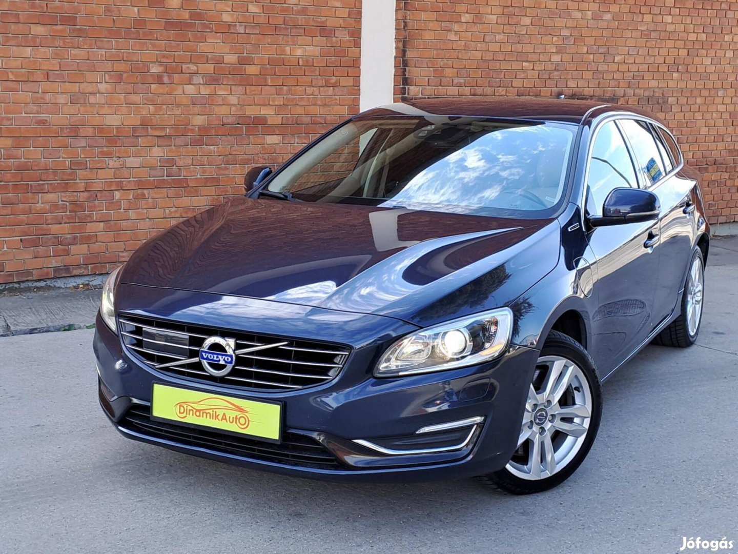 Volvo V60 2.4 D [D6] Phev AWD Summum Geartronic...